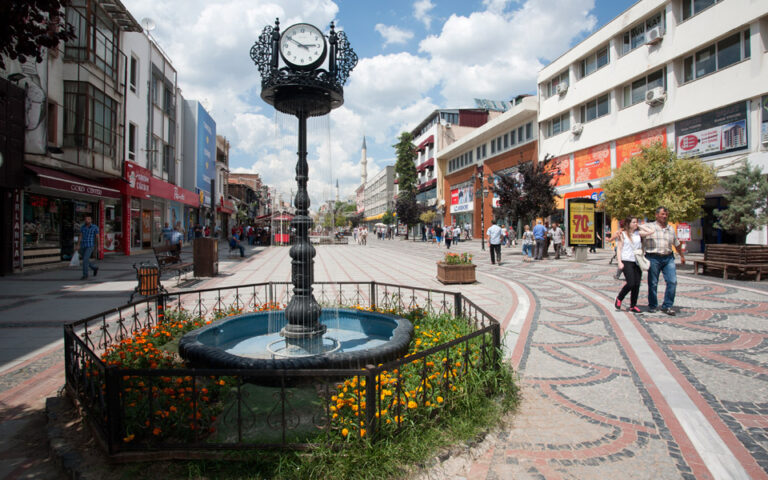 Начало, България Арт Травел